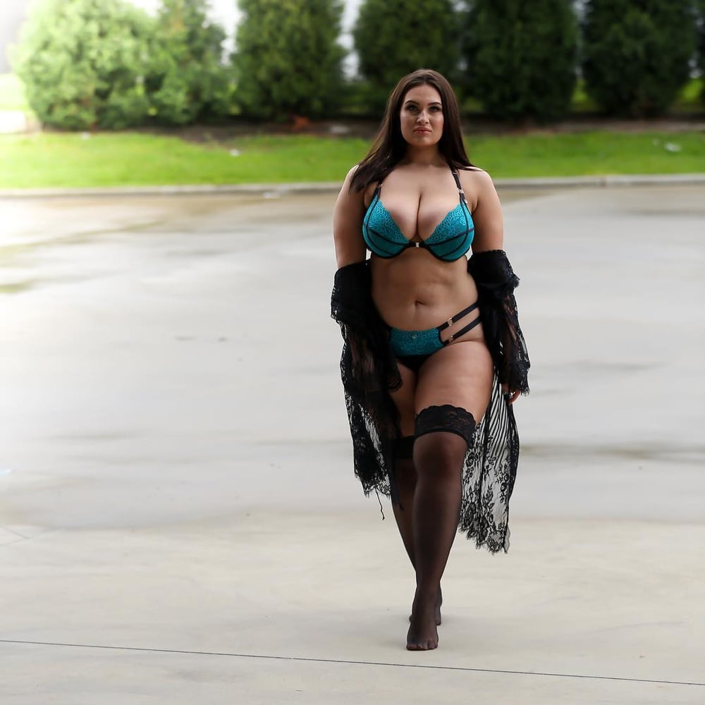 Tetas ..... y un chasis construido para la comodidad 1.0
 #90900067