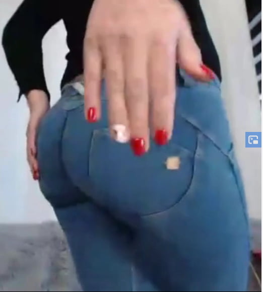 Quel cul ! Une croupe rebondie dans un jeans moulant #103105470