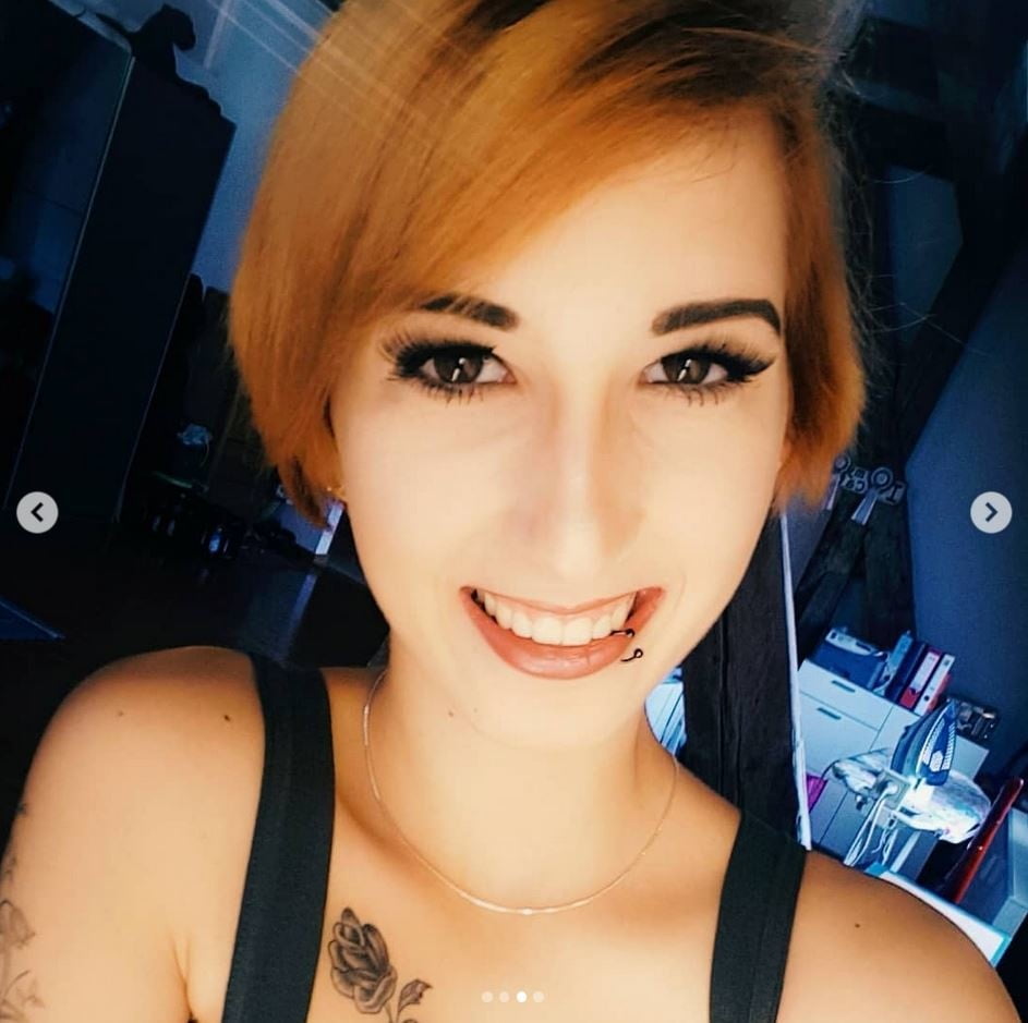 Julia.B #81551998