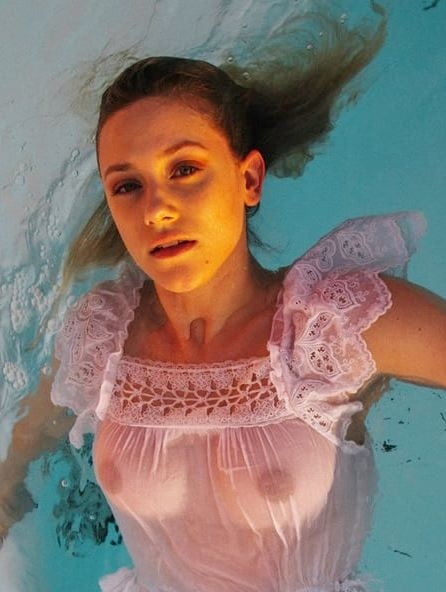 裸のセレブたちの大きなロックダウンクイズ(sg)
 #99968610