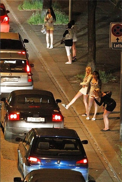 Vera prostituta di strada
 #80859114