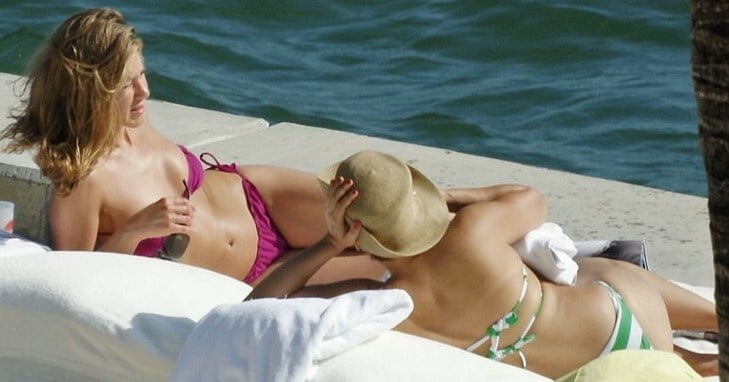 Jennifer Aniston #104454023