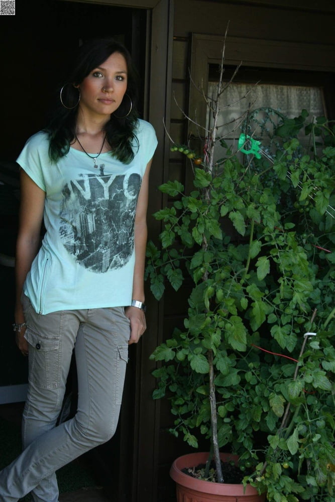 露出した妻たち
 #93359820