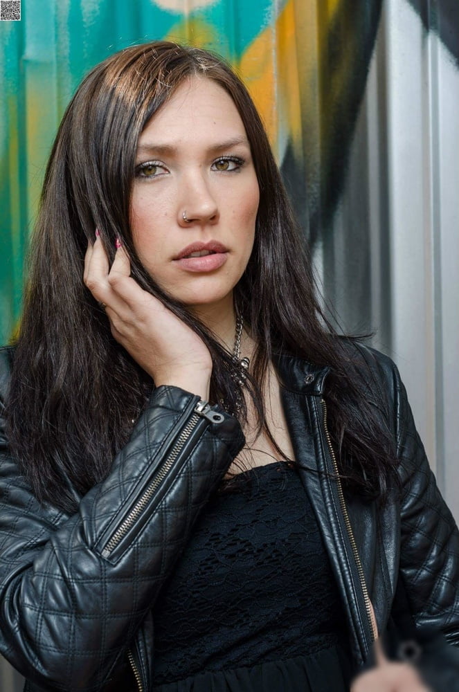 露出した妻たち
 #93359922