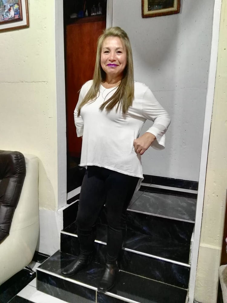 Geliebte und reife Mutter immer noch fickbar
 #94423931