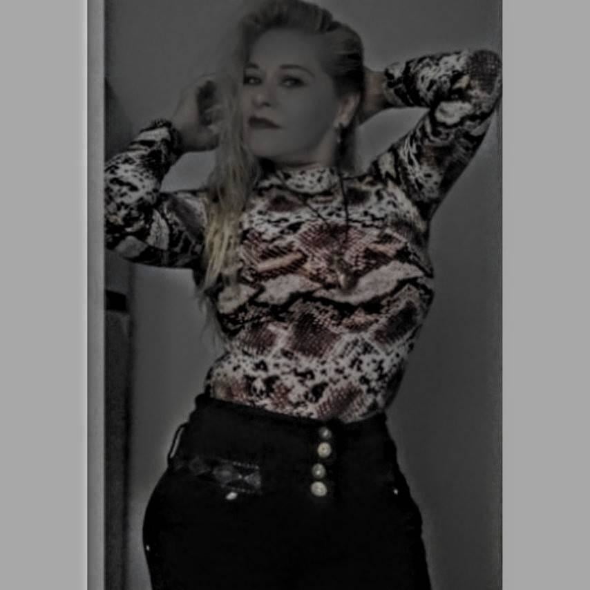 Geliebte und reife Mutter immer noch fickbar
 #94424150