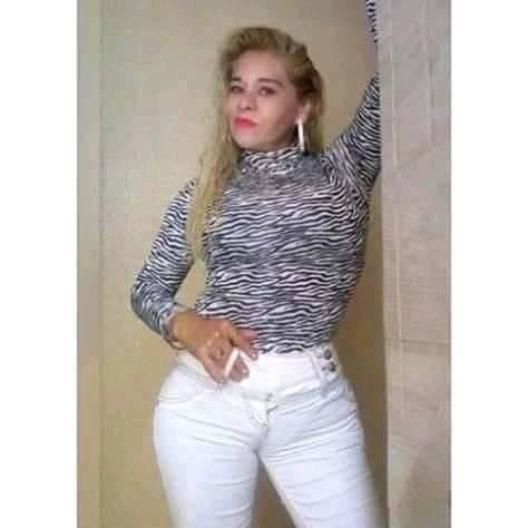 Geliebte und reife Mutter immer noch fickbar
 #94424168