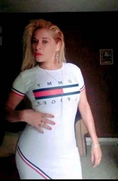 Geliebte und reife Mutter immer noch fickbar
 #94424176