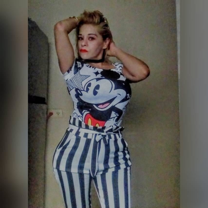 Geliebte und reife Mutter immer noch fickbar
 #94424266