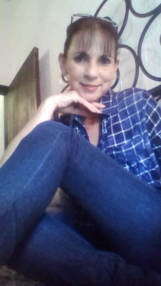 Geliebte und reife Mutter immer noch fickbar
 #94424404