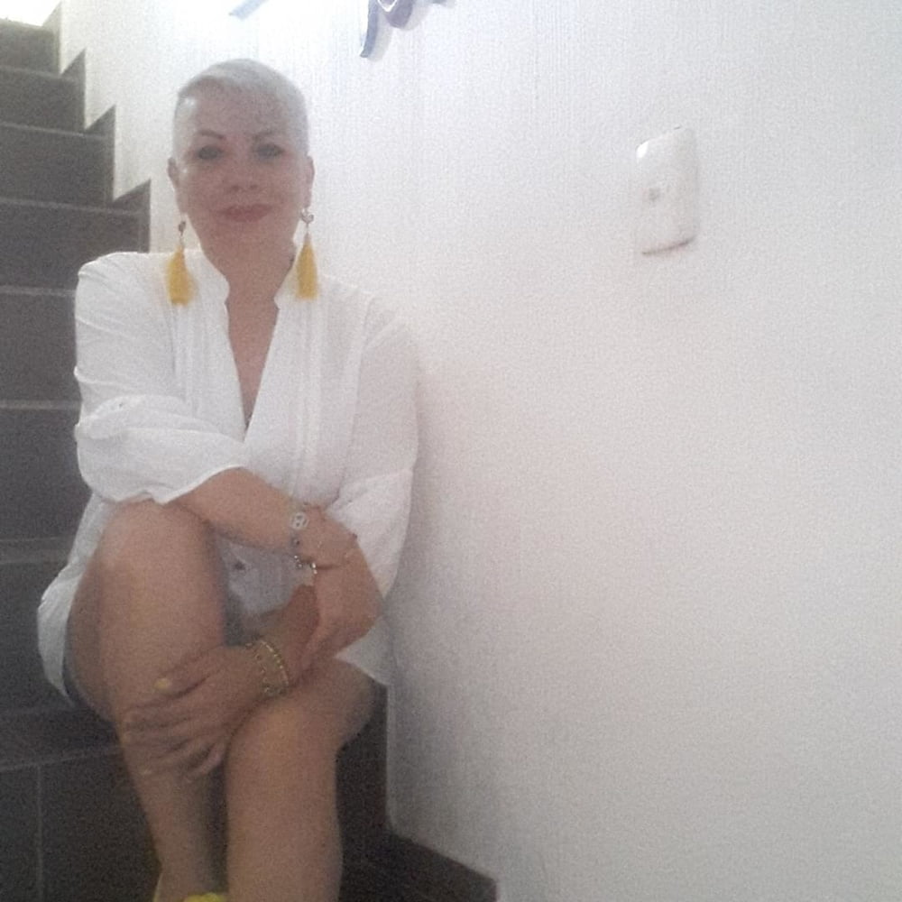 Geliebte und reife Mutter immer noch fickbar
 #94424676