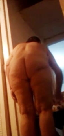 La madre sexy de mi amigo
 #106032863