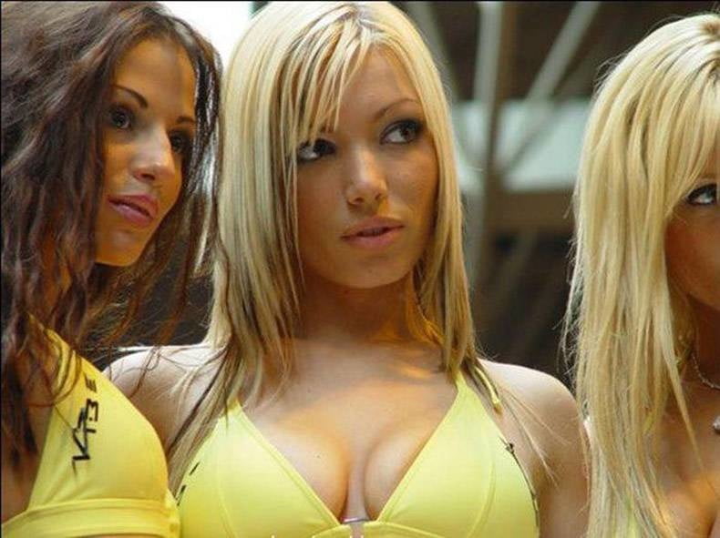 Decolette
 #106155015