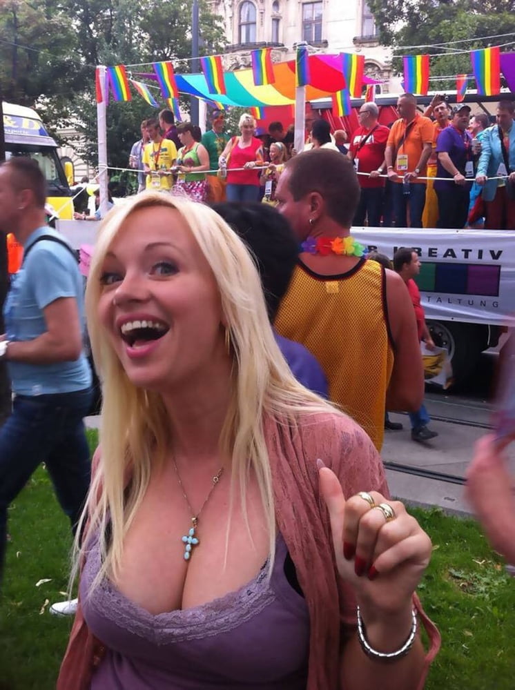 Decolette
 #106155218