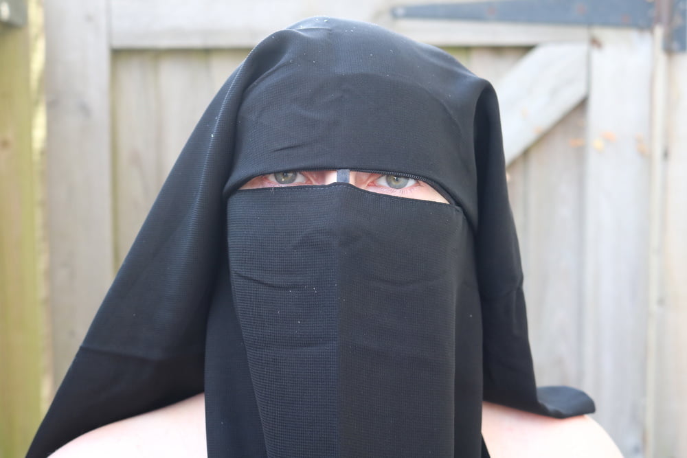 Niqab Flashing  nude in the yard #106979448