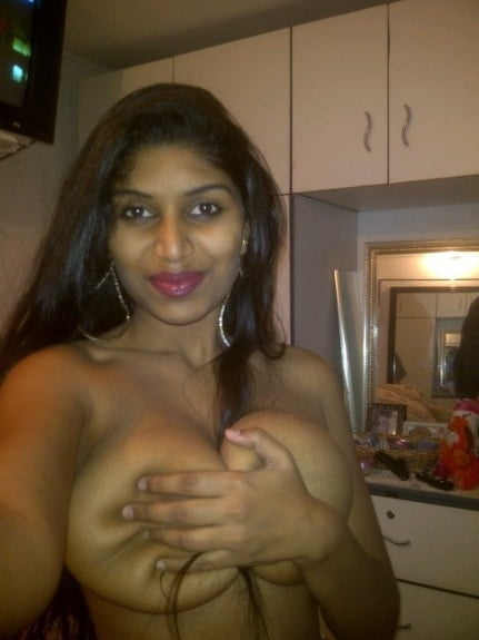 Desi indische Frau Amateur Schönheit private Bilder und riesige Brüste #98843065