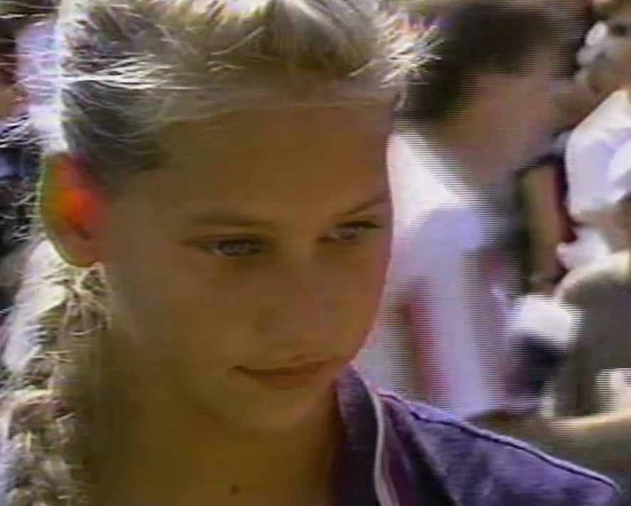 Anna Kournikova en pleine forme 8
 #81480227