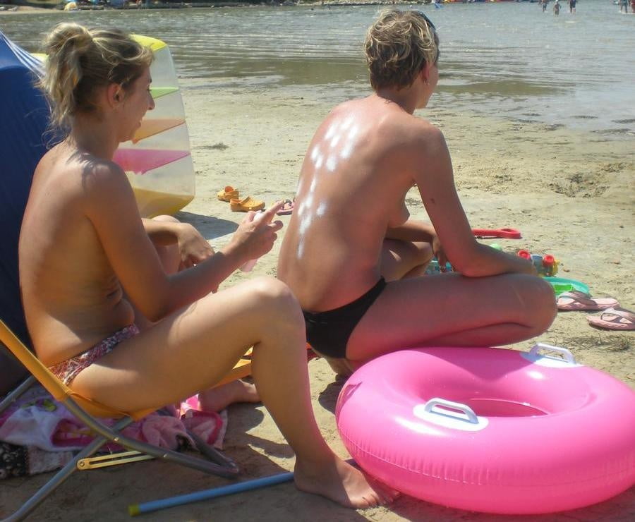 Topless mix spiaggia amatore
 #92496655