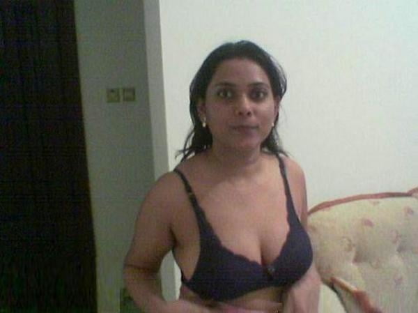 Zia matura bhabhi
 #99965220