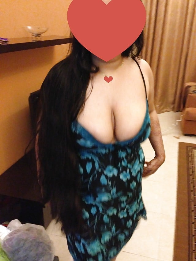 Zia matura bhabhi
 #99965411