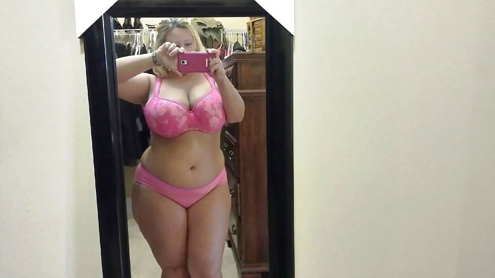 Rubia frau mt dicken titten
 #93854619