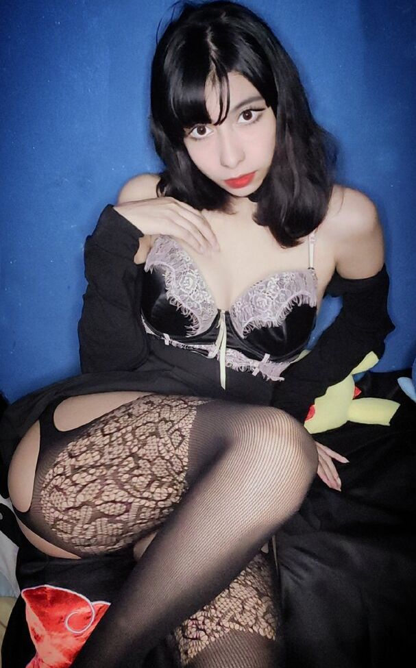 Lilywaifu desnuda #108060111