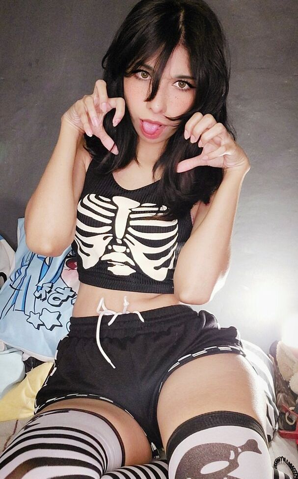 Lilywaifu desnuda #108060163