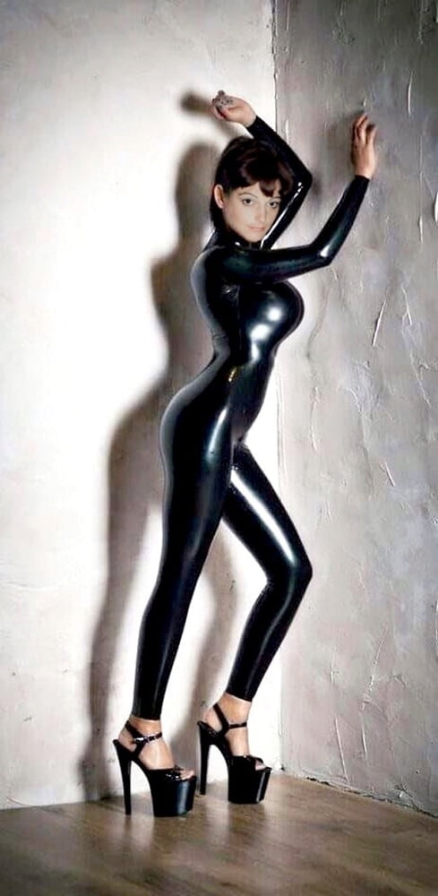 Dulce y sexy
 #81299237