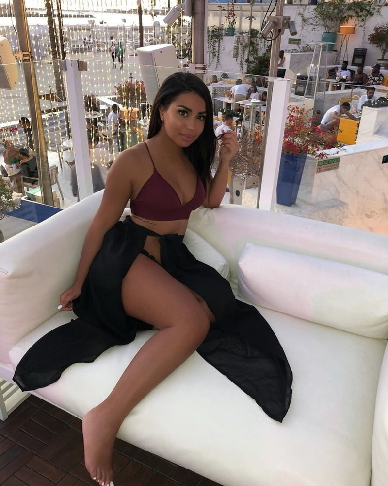 ヴァカンス中の女たち
 #89720144