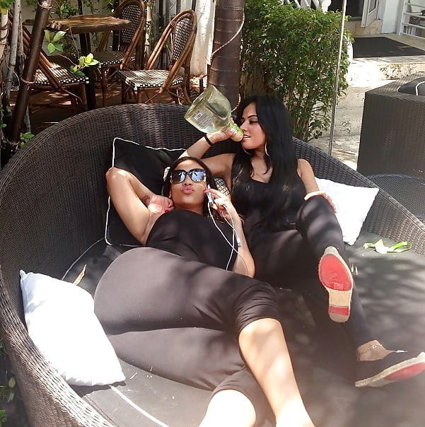 ヴァカンス中の女たち
 #89720154