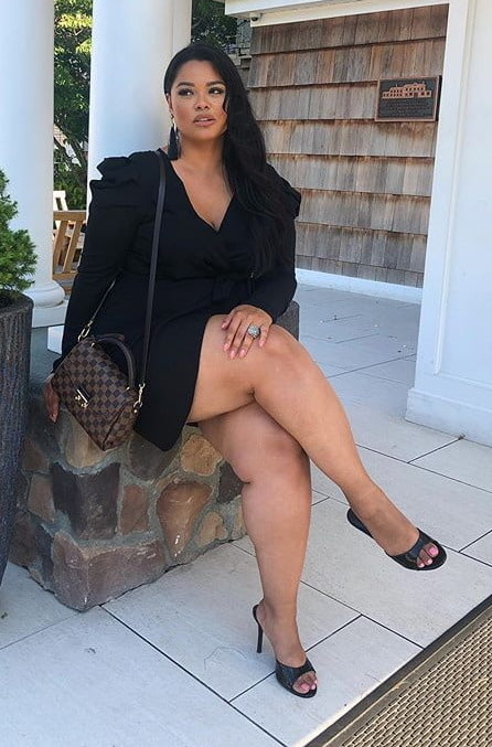 Full thighs in the mini 1507 #92545448