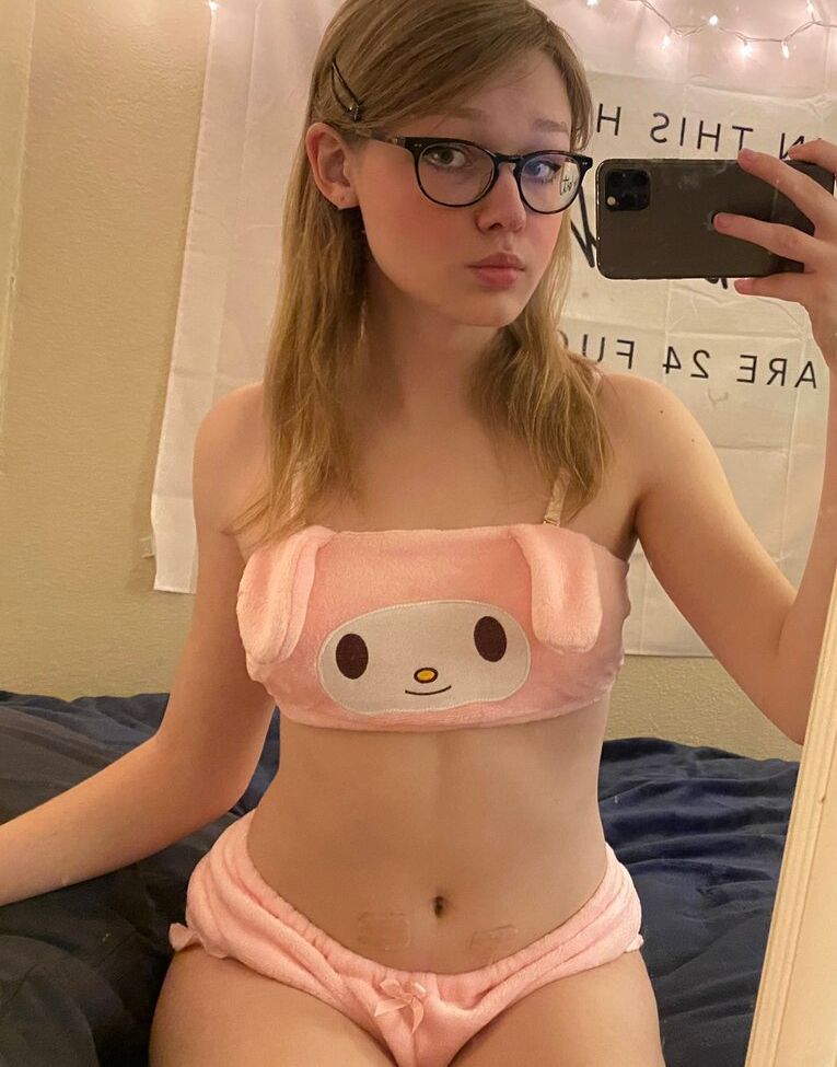 Taftaj desnuda #108475576