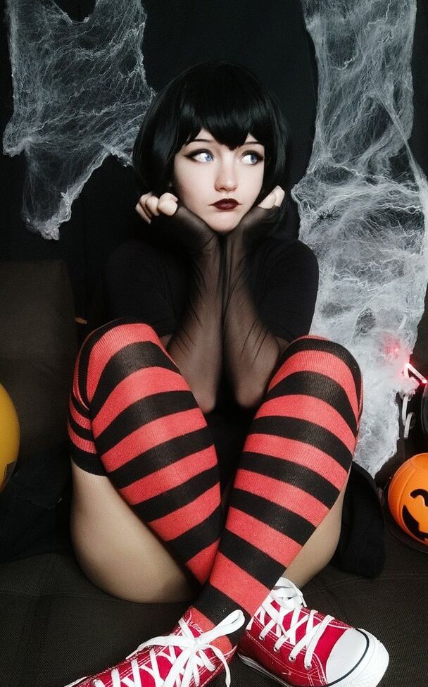 Lyvlas desnuda #107636956