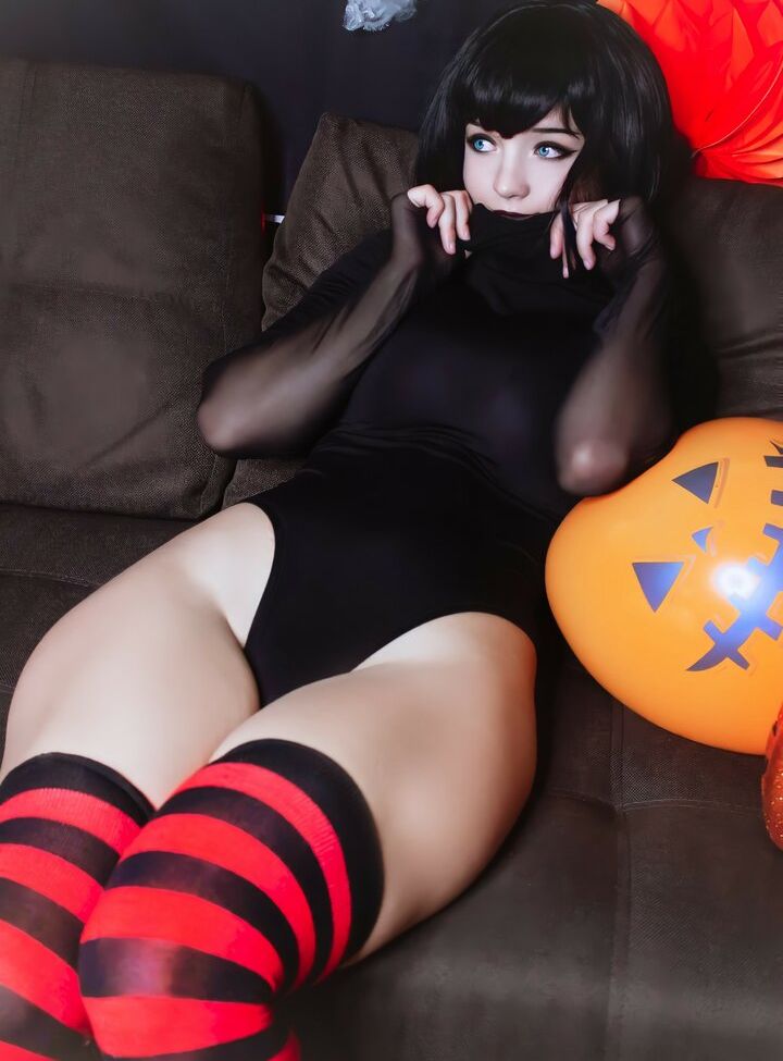 Lyvlas desnuda #107636961