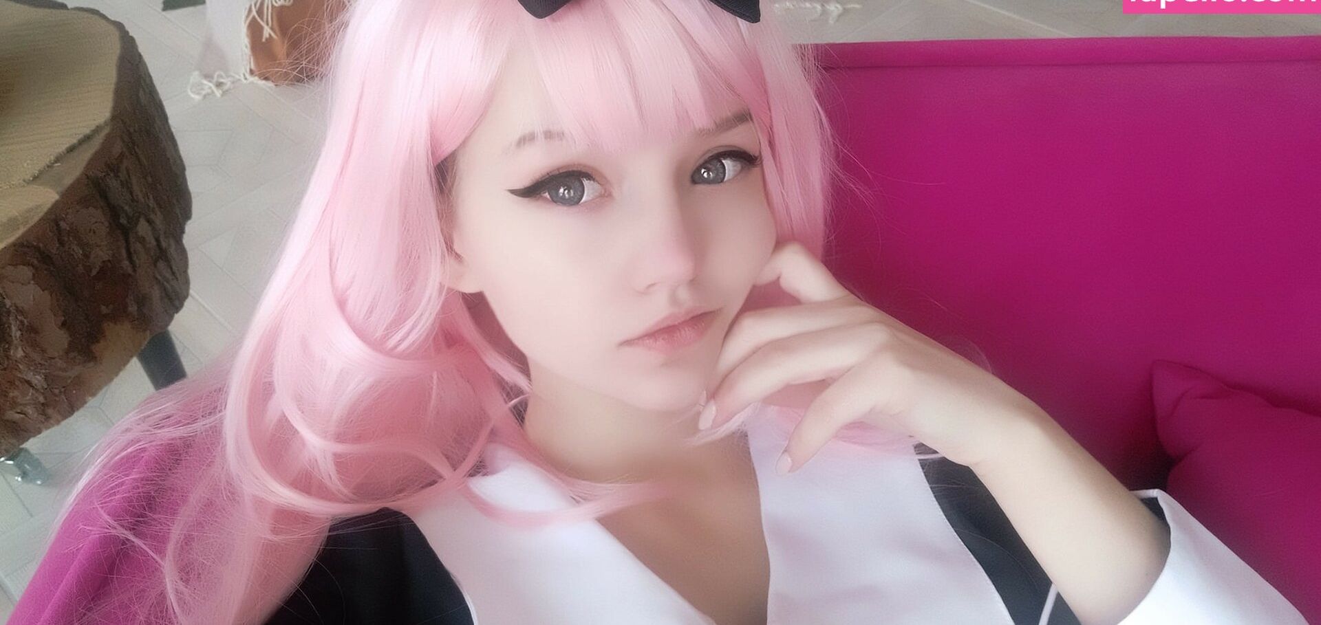 Lyvlas desnuda #107637030