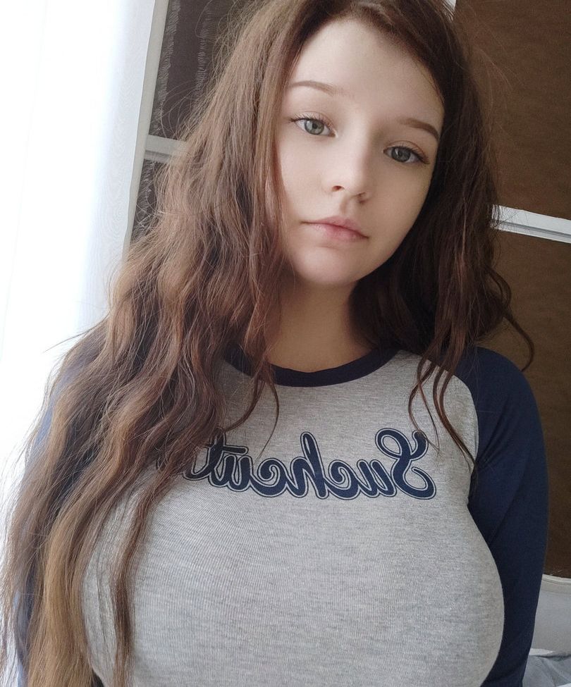 Lyvlas desnuda #107637505