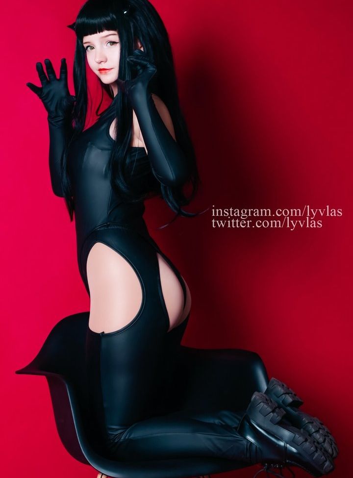 Lyvlas desnuda #107637782