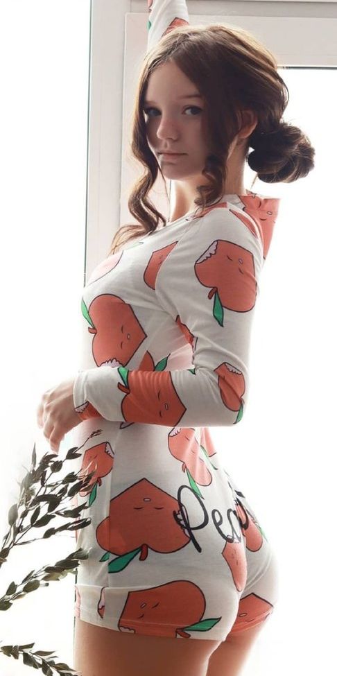 Lyvlas desnuda #107637894