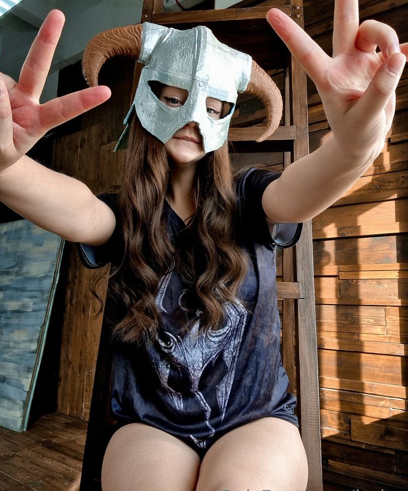 Lyvlas desnuda #107637896