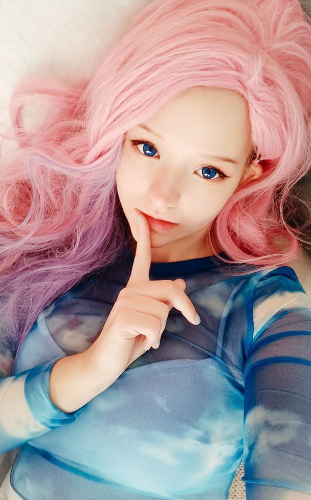 Lyvlas desnuda #107637930