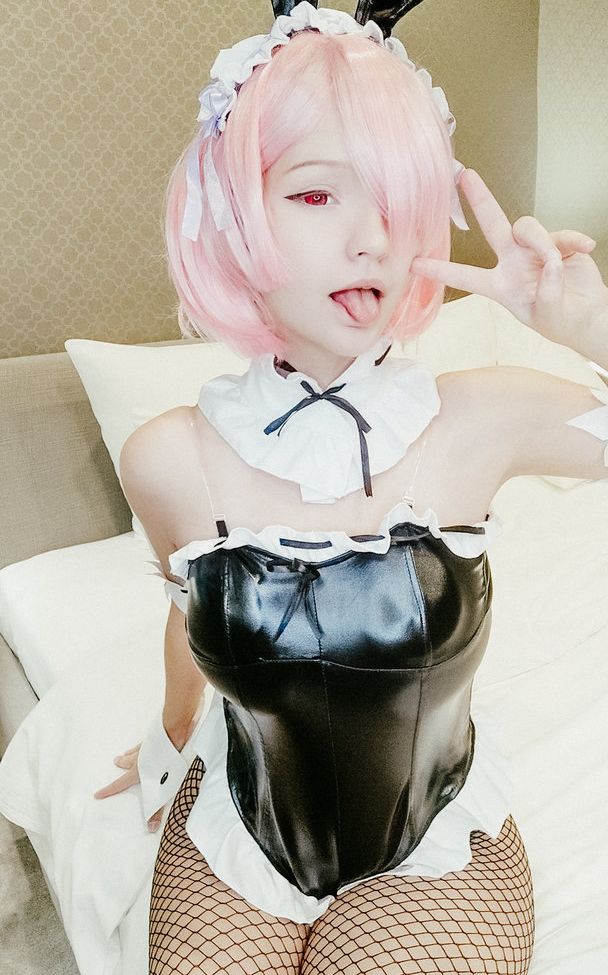 Lyvlas desnuda #107637947