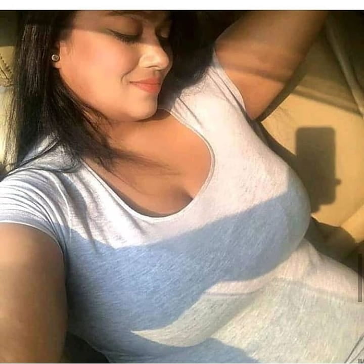 Sexy Girl Big Boobs Selfie #89616160