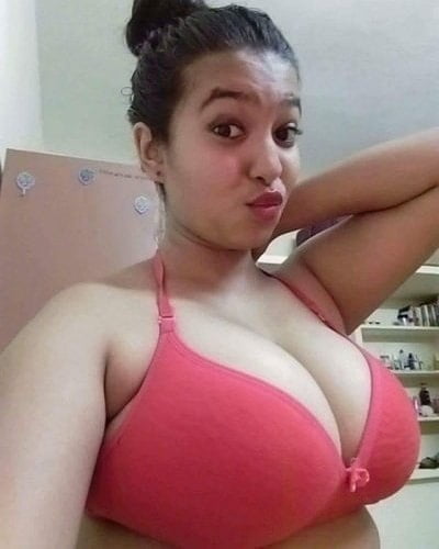 Sexy Girl Big Boobs Selfie #89616472
