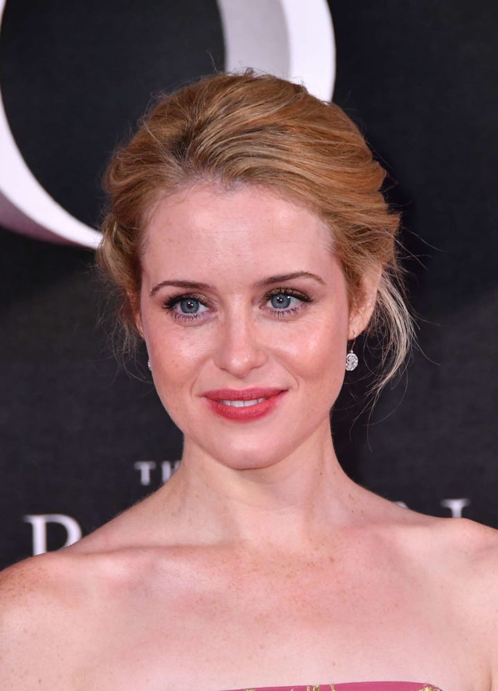 Claire Foy #91027020