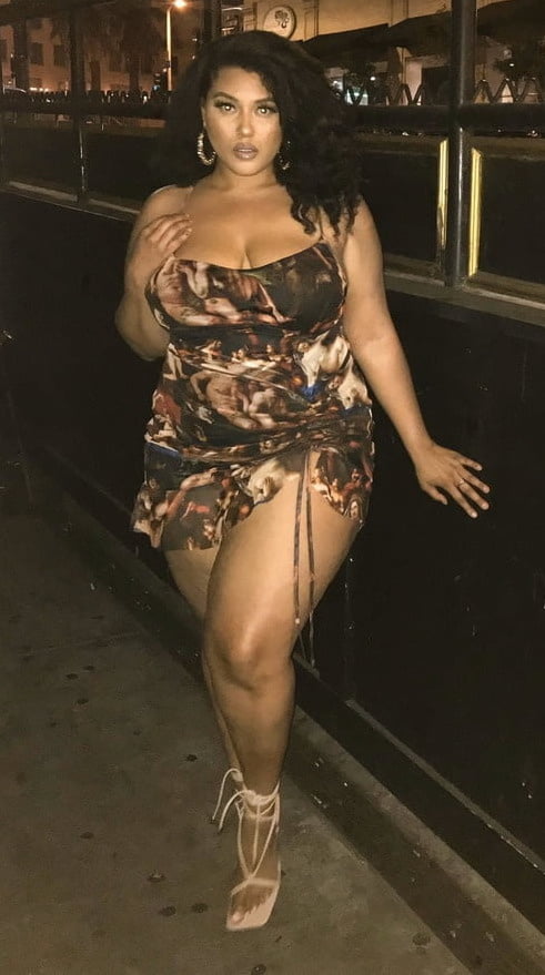 Full thighs in the mini 1437 #97282102