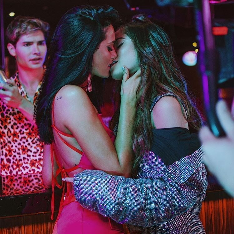 Emi mernes
 #92588229