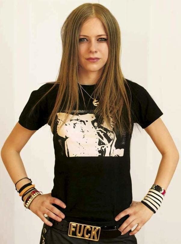 Avril Lavigne è la tua ragazza nev
 #98260616