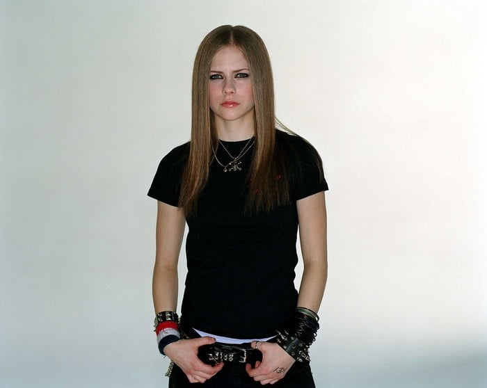 Avril Lavigne è la tua ragazza nev
 #98260658