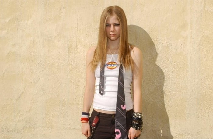 Avril Lavigne è la tua ragazza nev
 #98260680