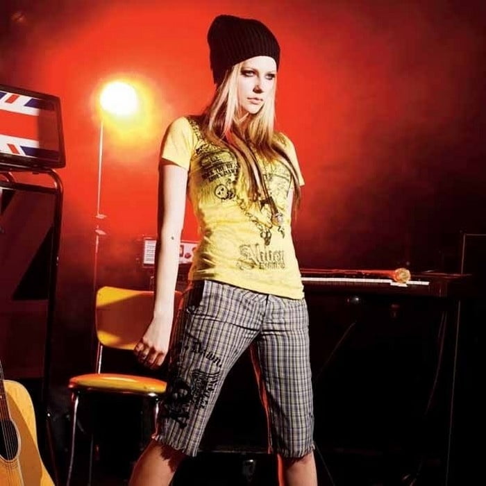 Avril Lavigne è la tua ragazza nev
 #98260757